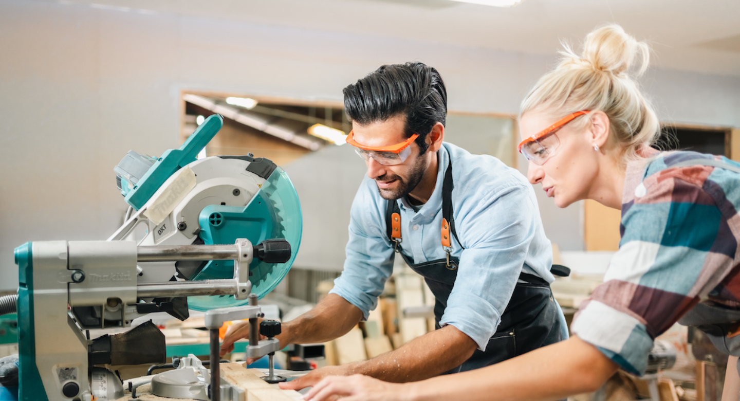 Madera de rosa morada en mobiliario y diseno moderno